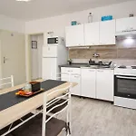 Rozanda בית הארחה 3*