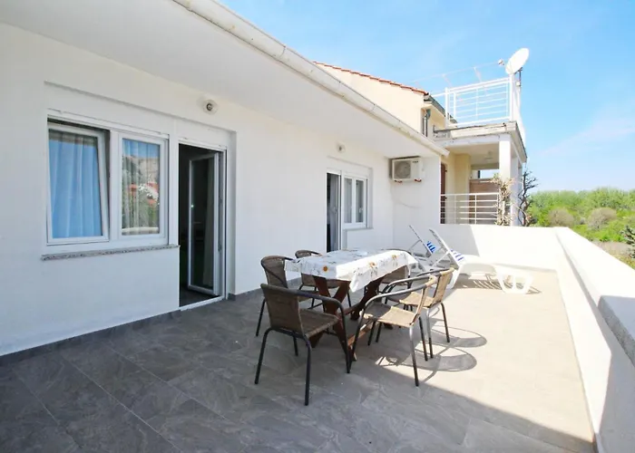 Rozanda 3* Baška