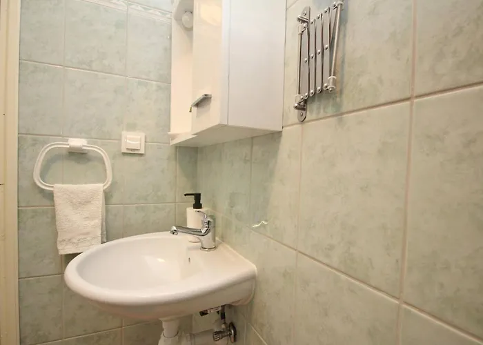 Rozanda 3* Baška