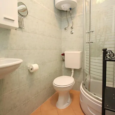 Rozanda Konukevi Baška