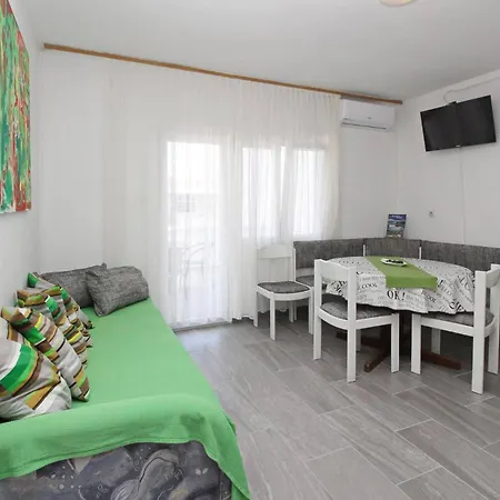 Guest house Rozanda 3*