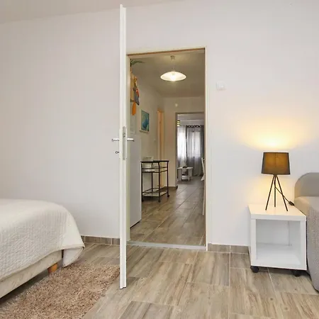Guest house Rozanda 3*
