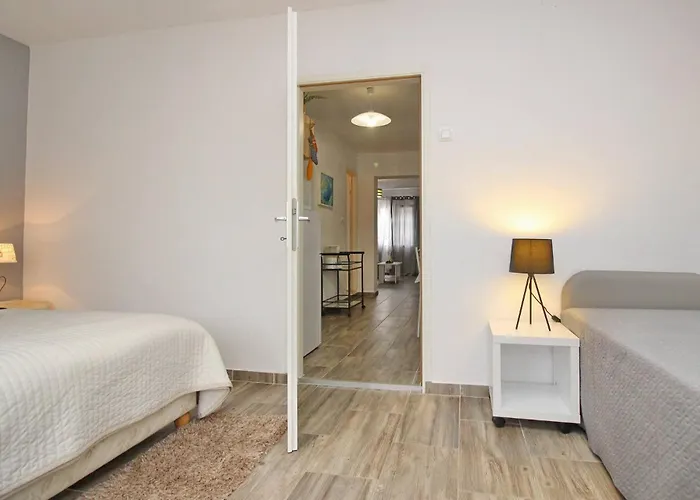 Gæstehus Rozanda 3*